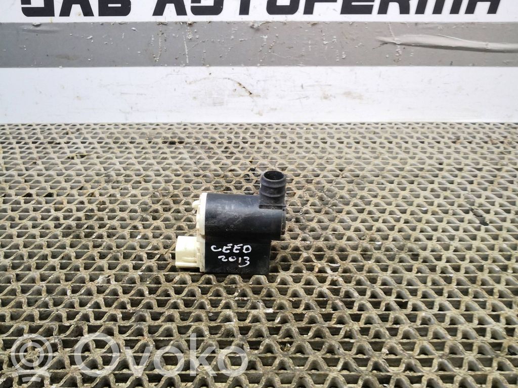 KIA Ceed Windscreen/windshield washer pump 
