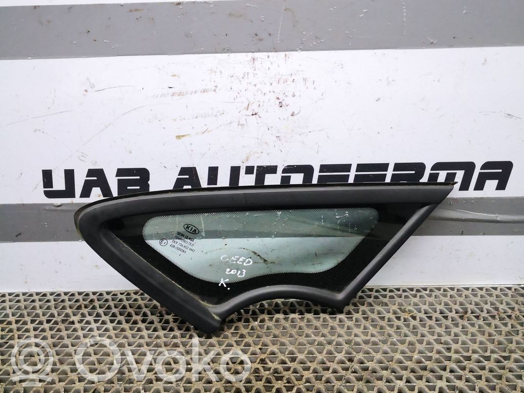 KIA Ceed Front triangle window/glass 