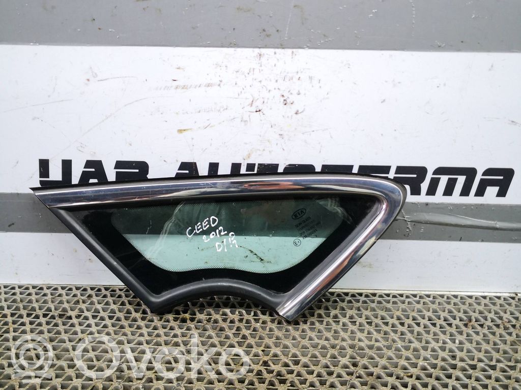 KIA Ceed Front triangle window/glass 