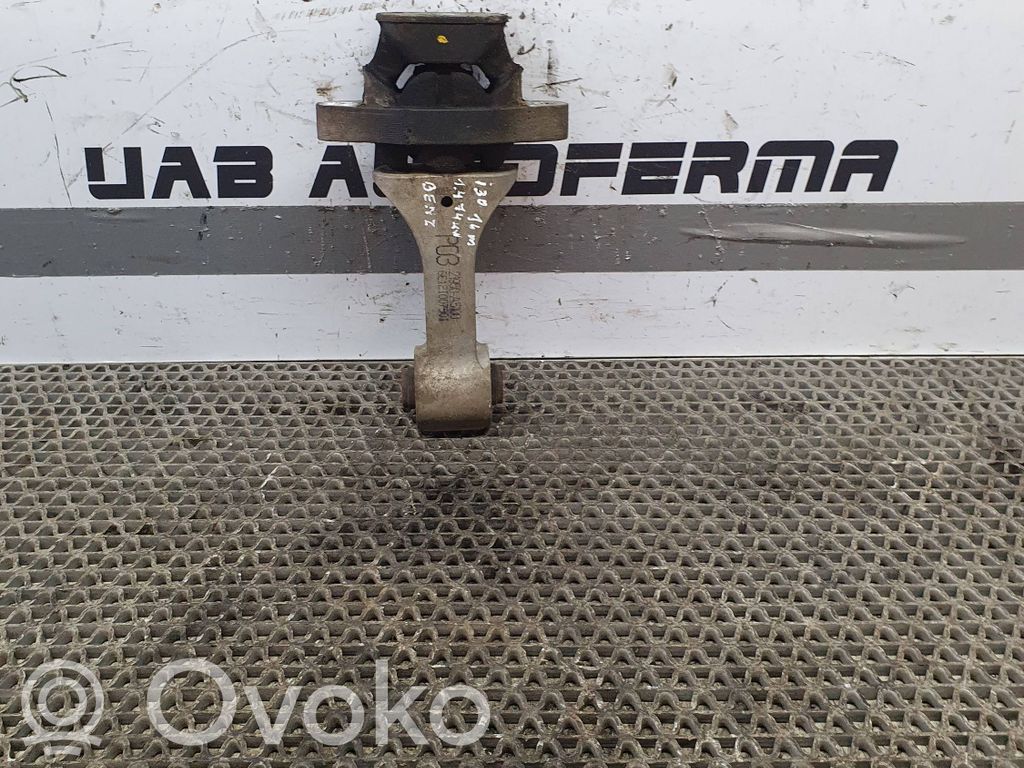 Hyundai i30 Engine mount bracket 