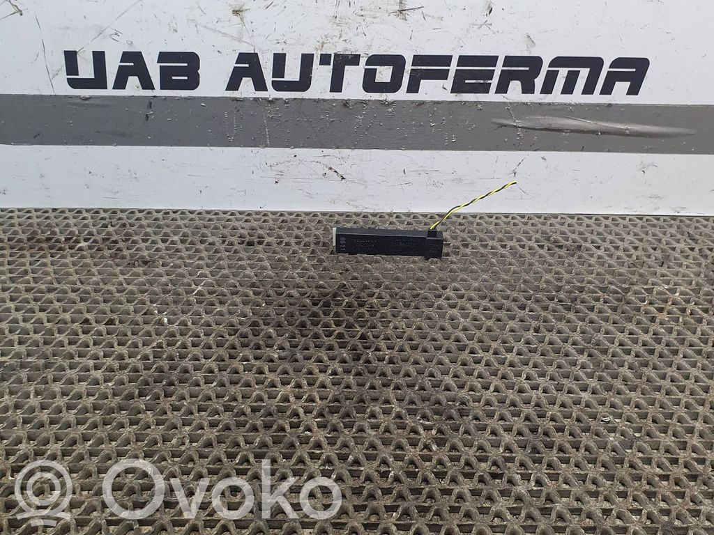 Antenos stiprintuvas   8M5T15K603LA