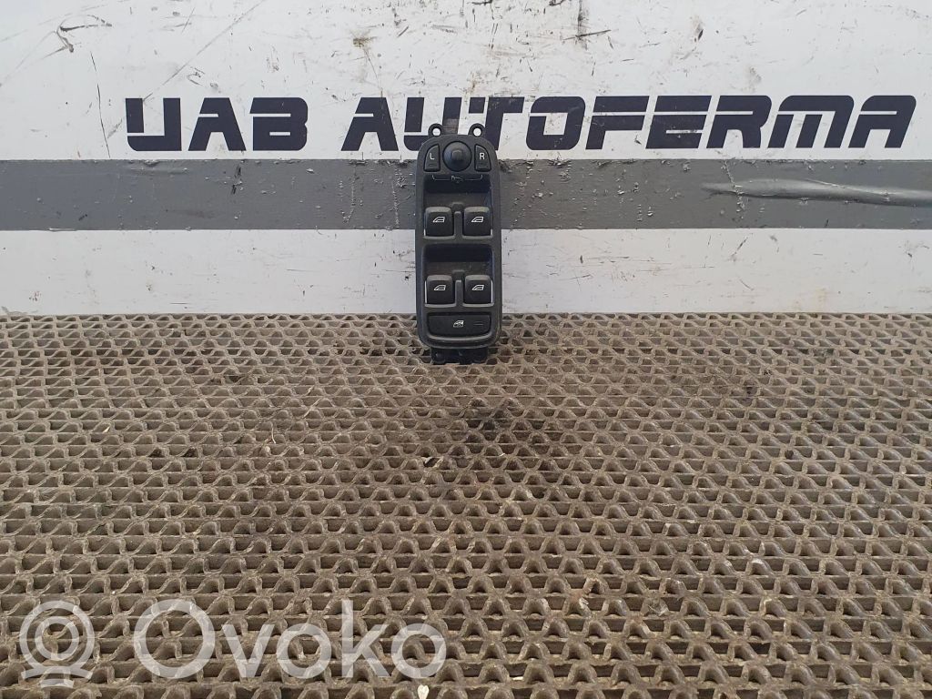 Volvo XC60 Electric window control switch 