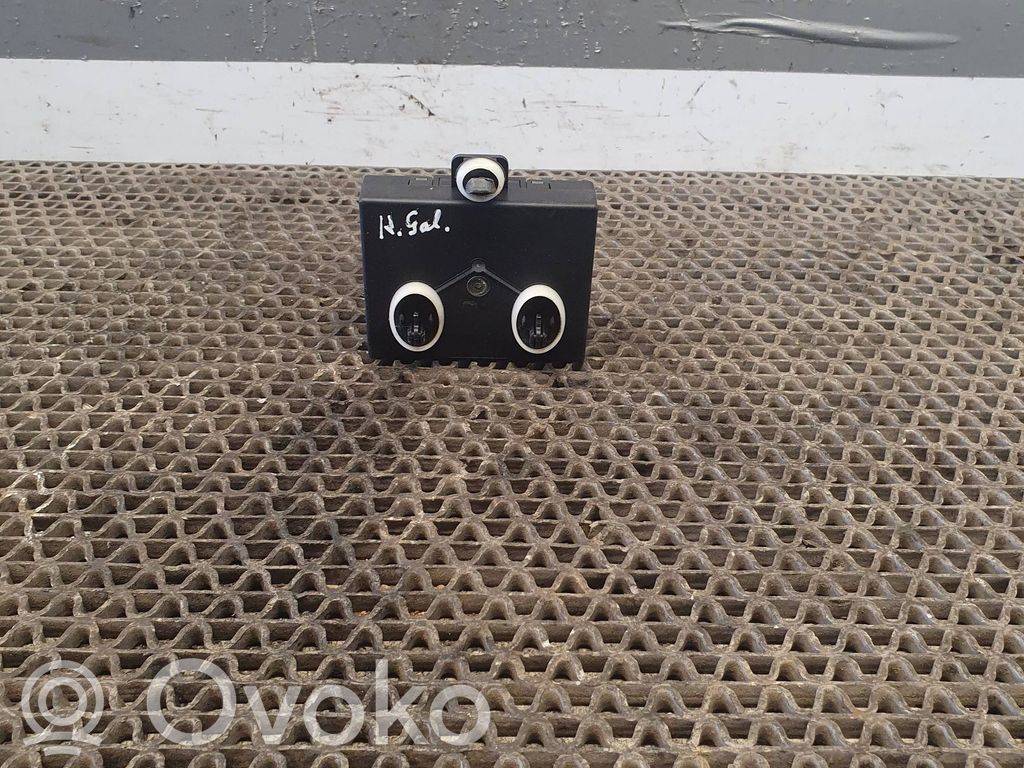 Volkswagen Tiguan Door control unit/module 