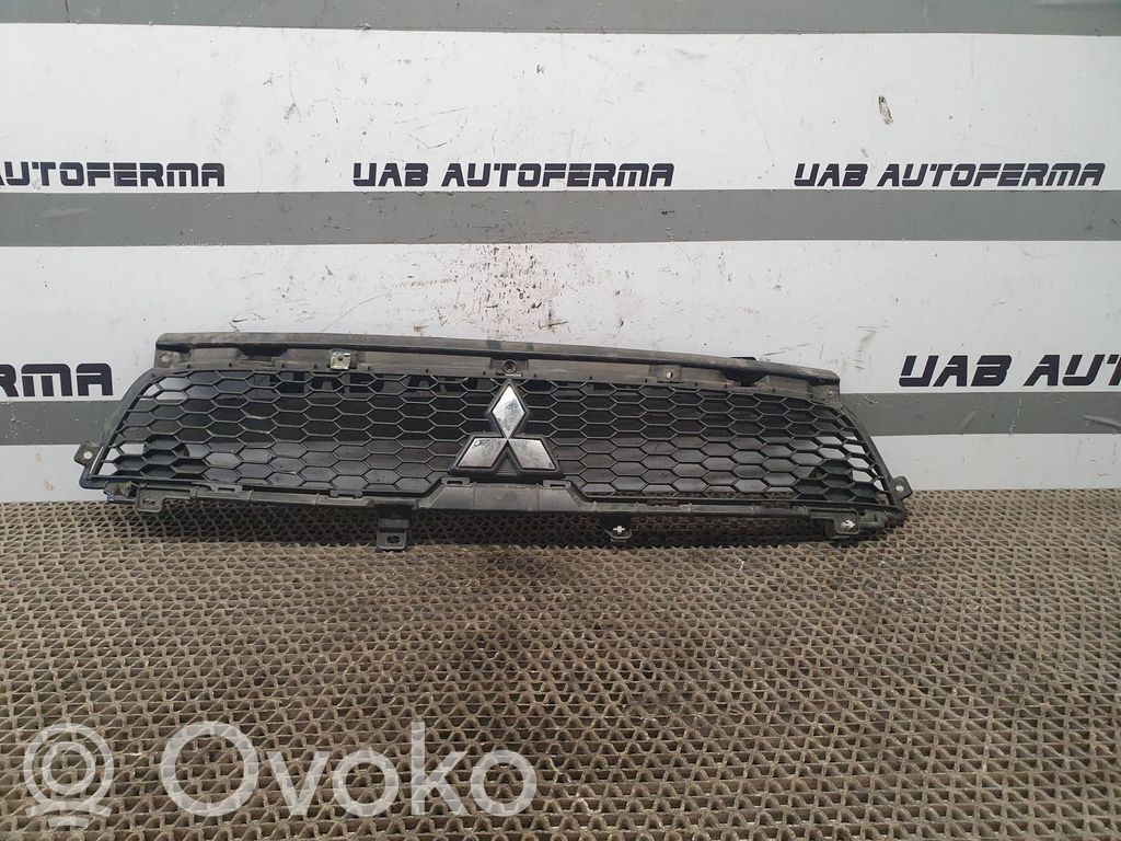 Mitsubishi Outlander Front bumper upper radiator grill 