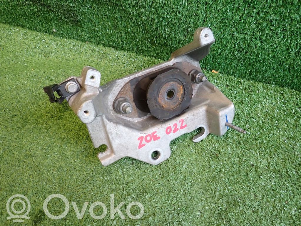 Renault Zoe Engine mount bracket 
