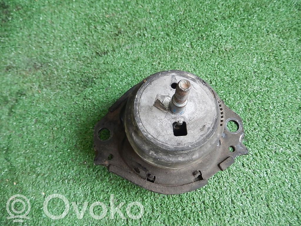 Engine mount bracket   68252523AA
