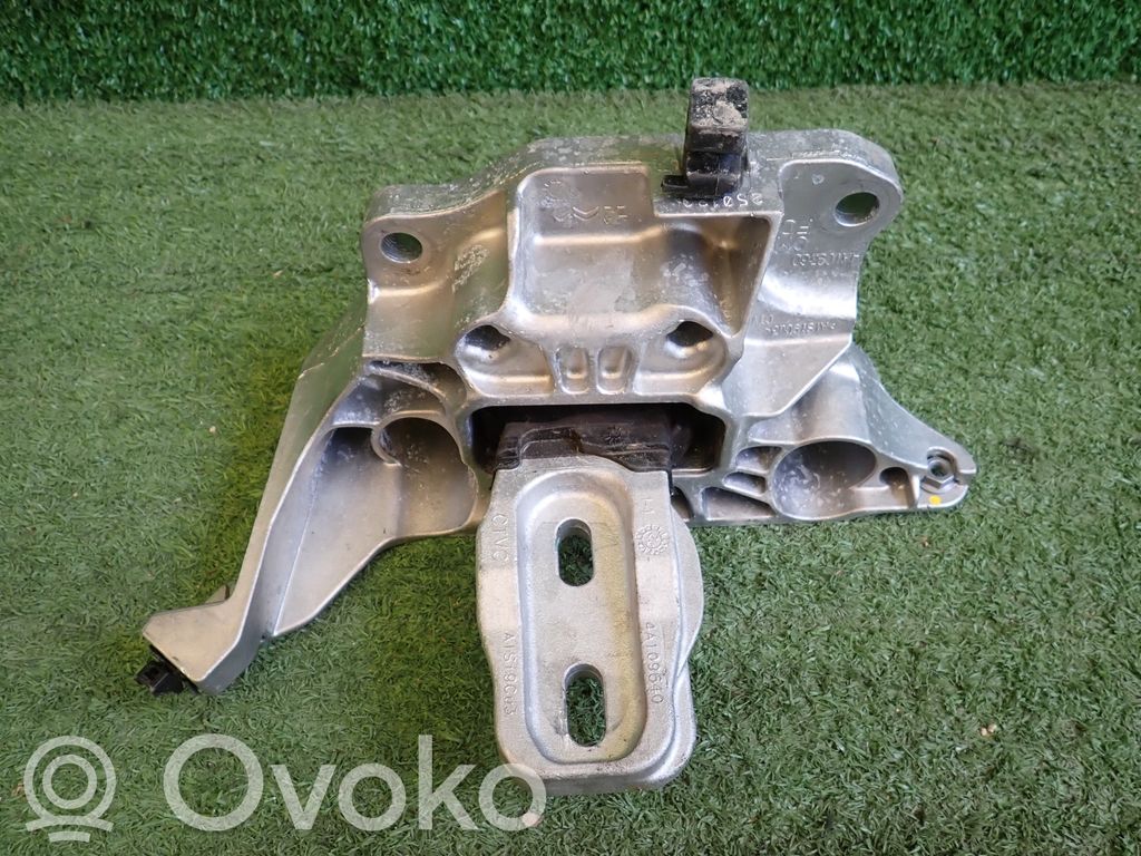 Peugeot 2008 II Engine mount bracket 