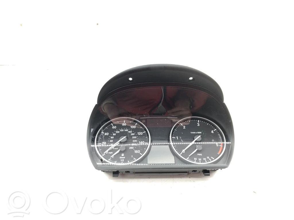 Geschwindigkeitsmesser Cockpit   9166849