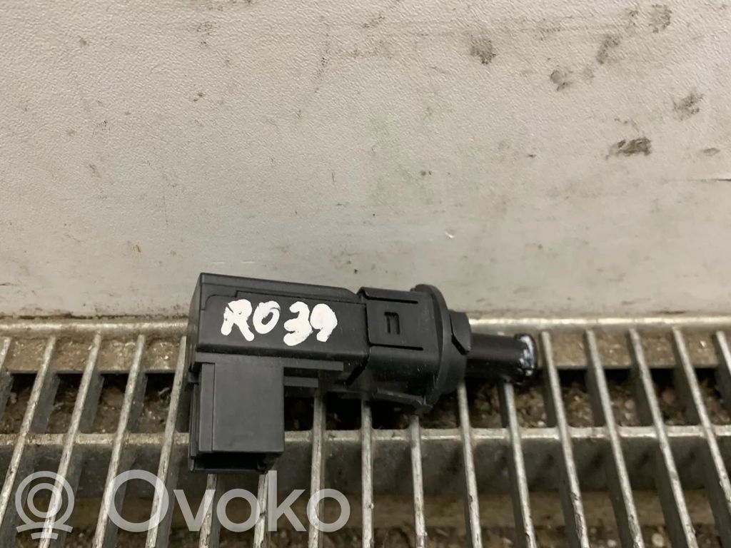 Chrysler Pacifica Brake pedal sensor switch 