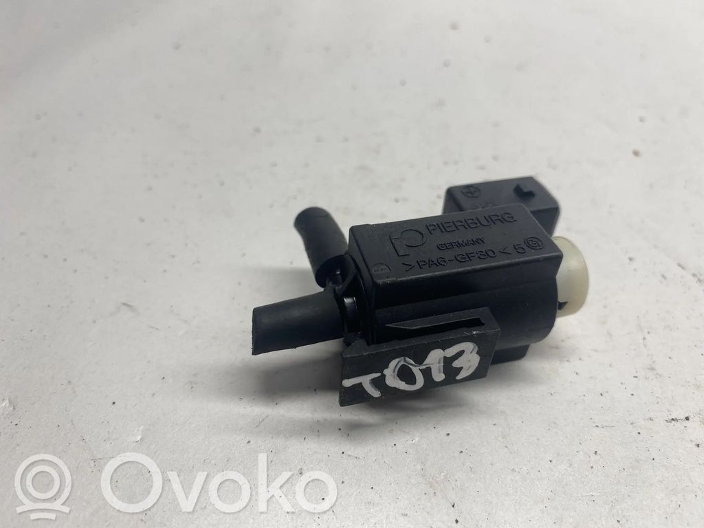 BMW 3 E92 E93 Variklio pagalvės vakuuminis vožtuvas 