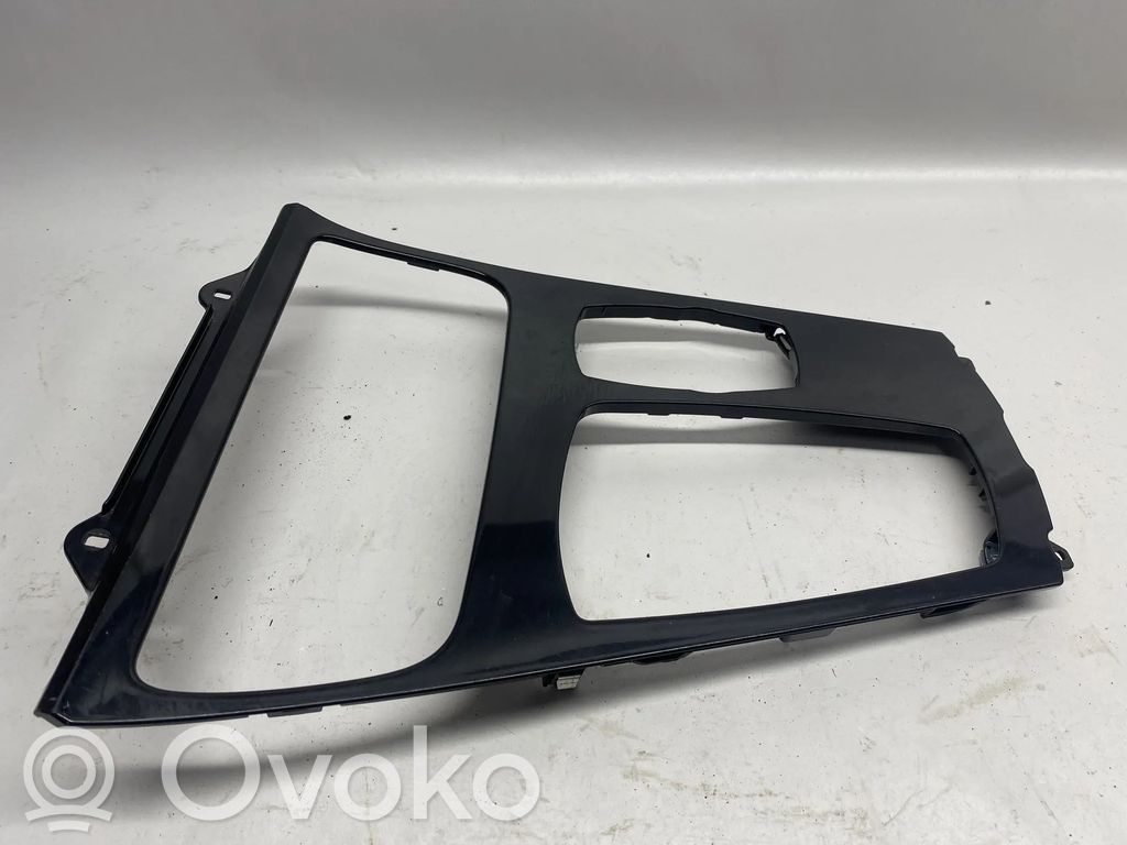 BMW 5 F10 F11 Inny elementy tunelu środkowego 