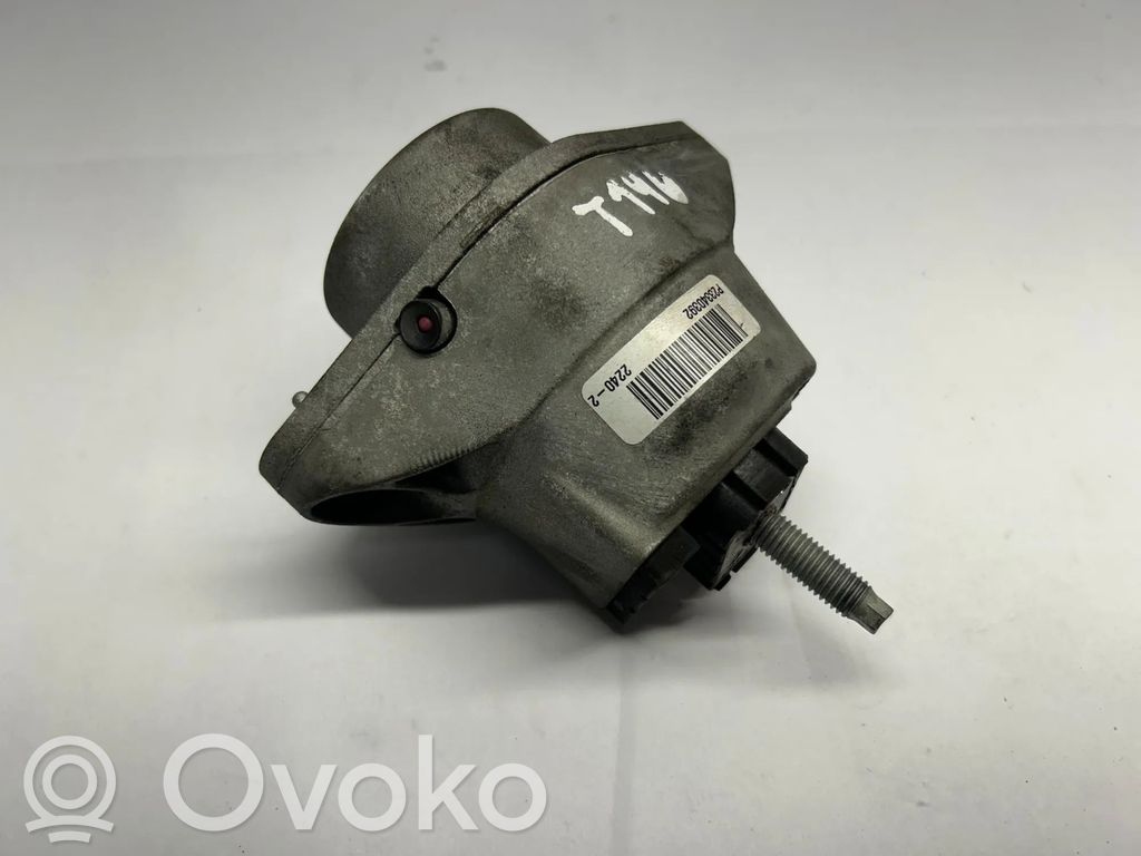 Chevrolet Camaro Engine mount bracket 