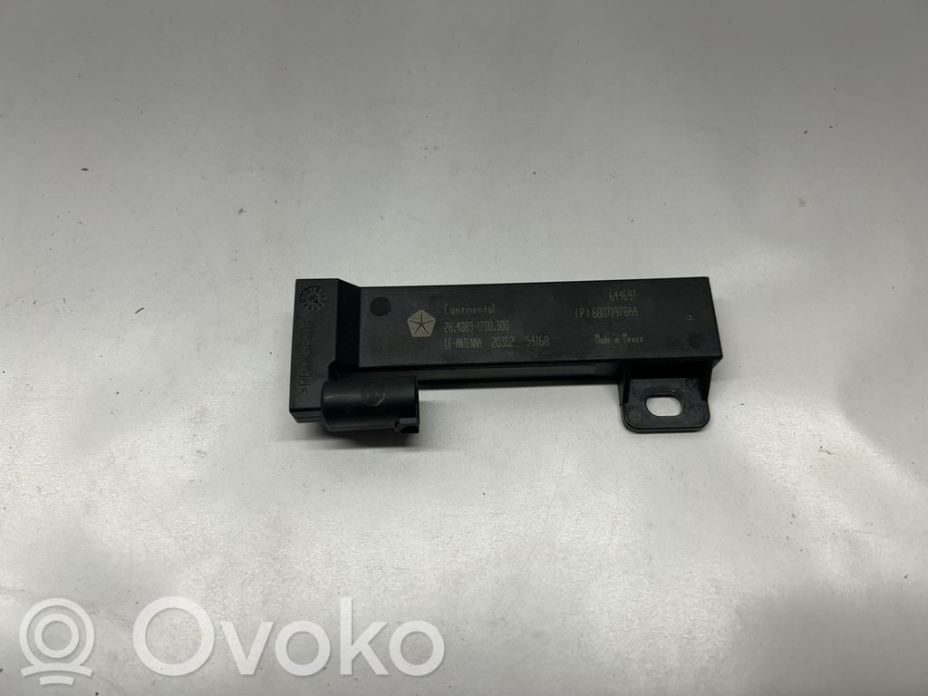Antenne système sans clé   68071978AA,P68071978AA