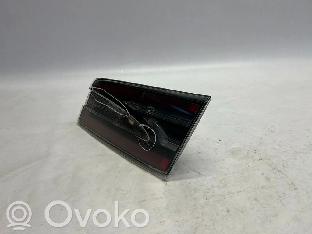 Tesla Model S Takaluukun takavalot 