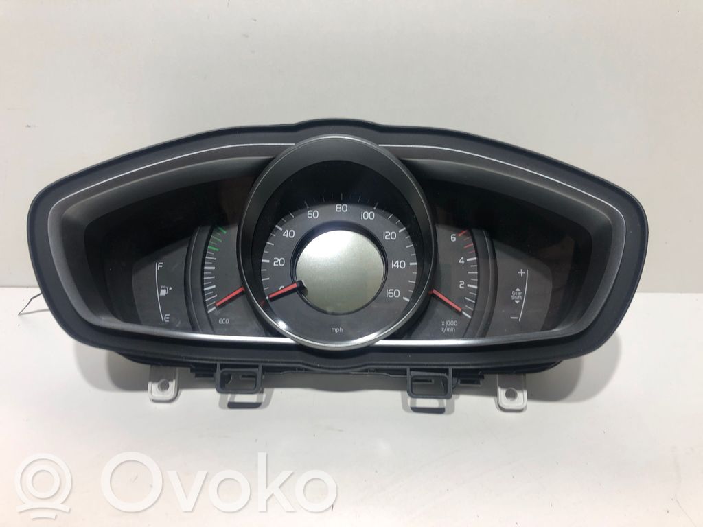 Volvo V40 Speedometer (instrument cluster) 