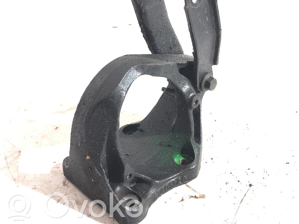 Volvo S60 Halterung Lagerbock Lagergehäuse Antriebswelle 
