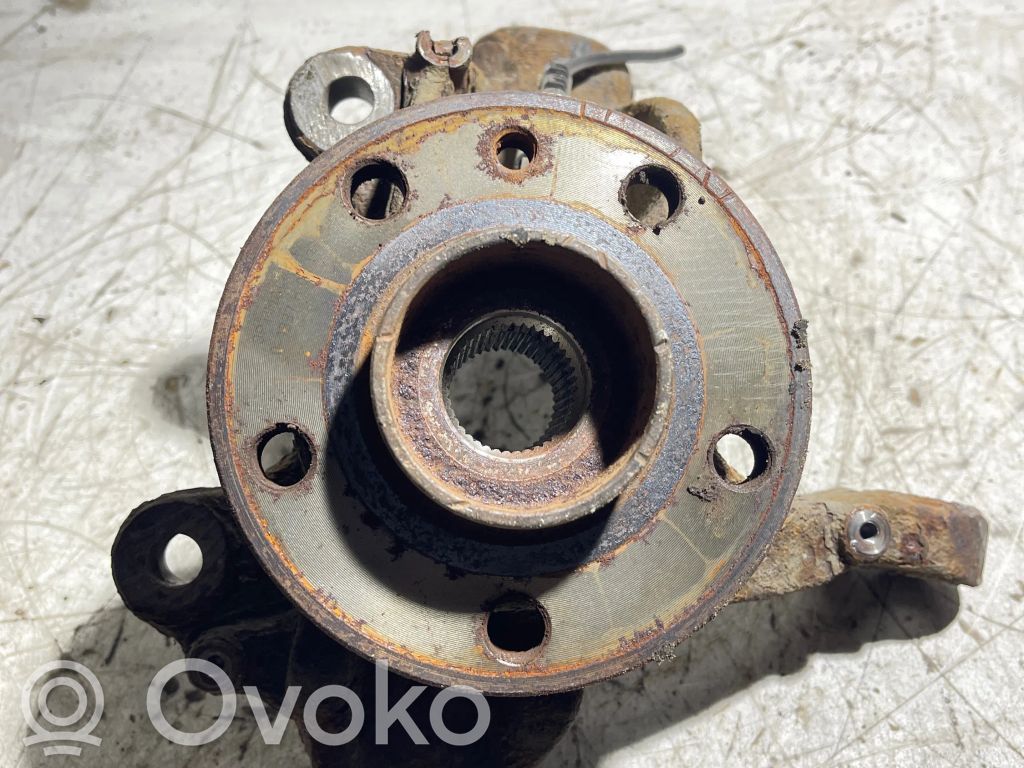 Volvo V70 Cubo de rueda delantera 