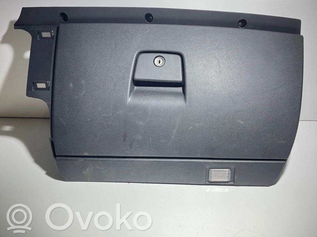 Volvo C30 Handschuhfach 
