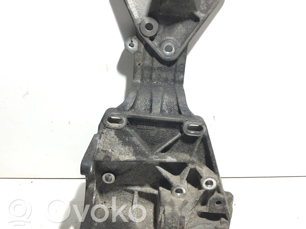 Engine mounting bracket   31258329