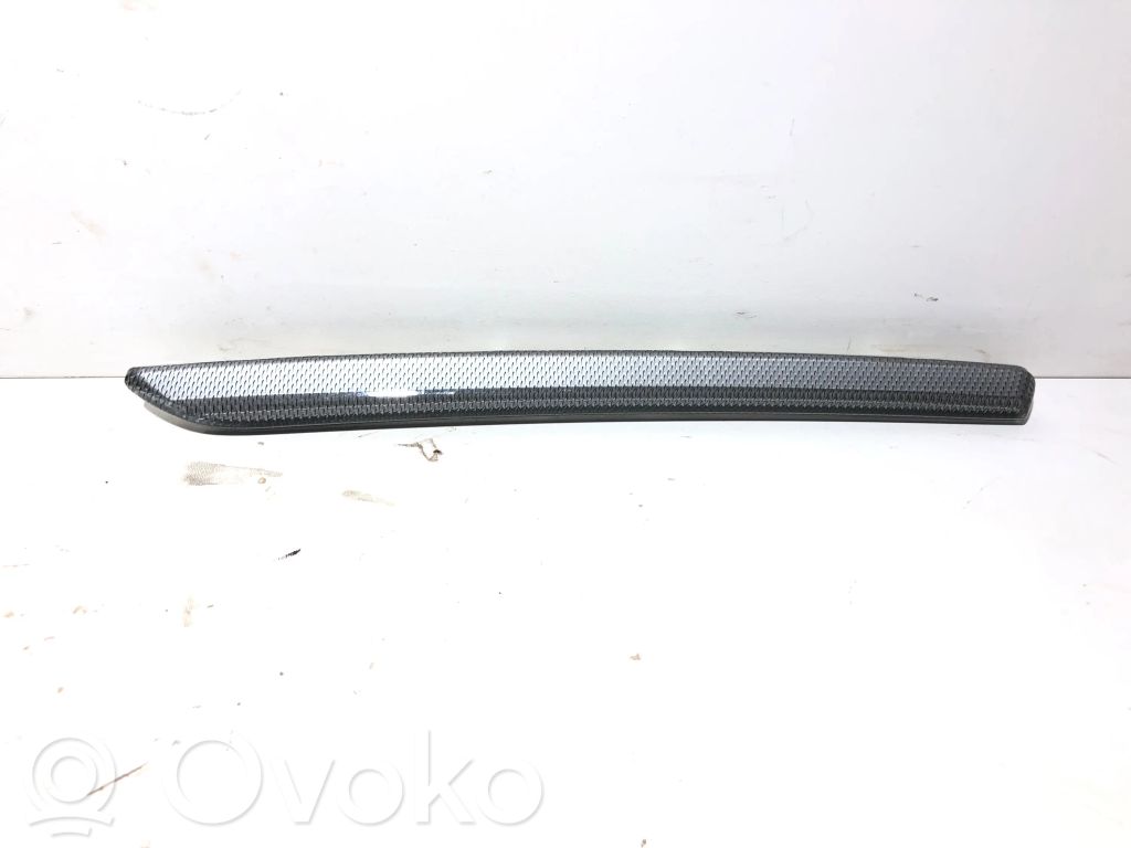 Listwa drzwi tylnych   8V4867420B,31733711