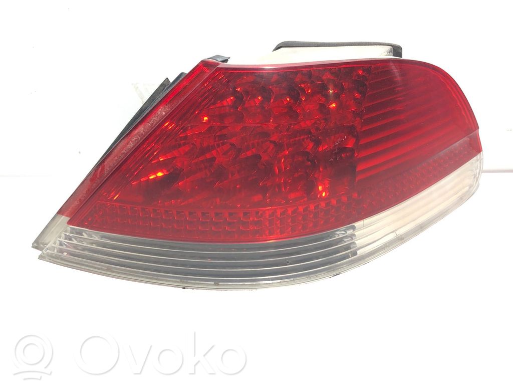 BMW 7 E65 E66 Galinis žibintas kėbule 