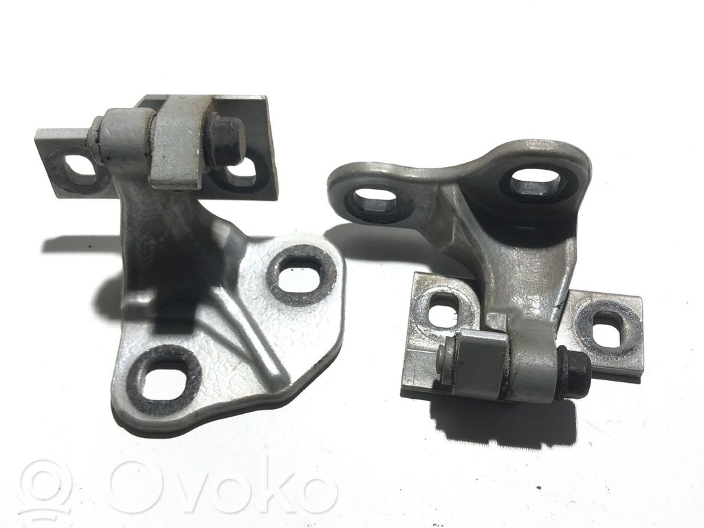 Etuoven yläsarana   7017816