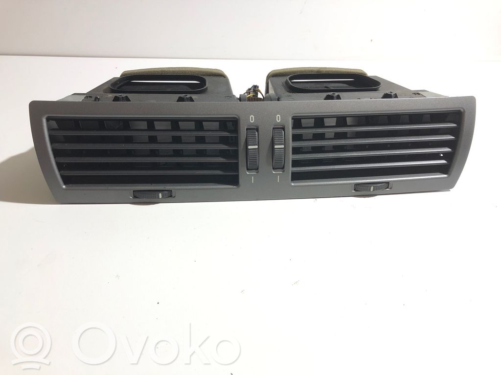BMW 7 E65 E66 Centrinės oro grotelės 