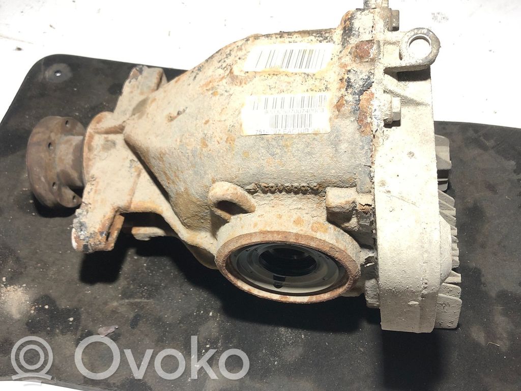 BMW 7 E65 E66 Galinis reduktorius 