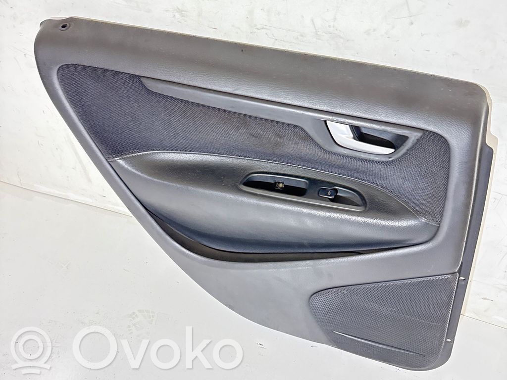 Volvo XC70 Apmušimas galinių durų (obšifke) 