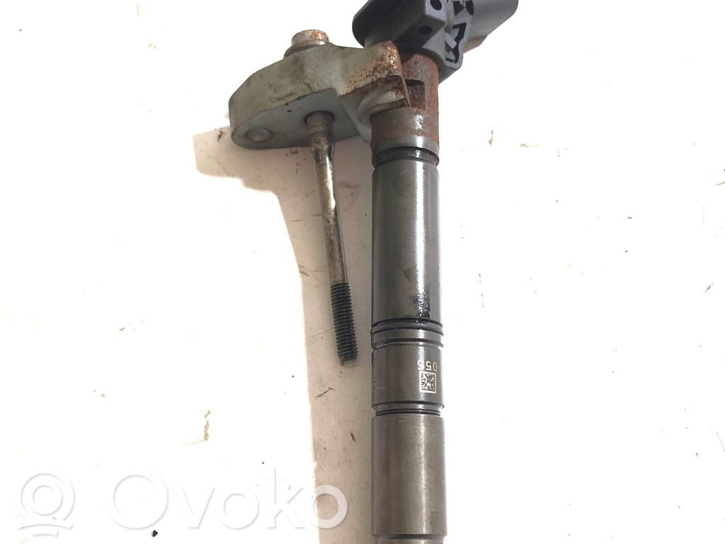 Volkswagen Touareg II Fuel injector 