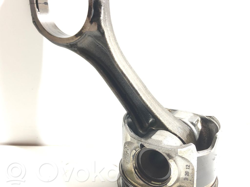 Volkswagen Touareg II Connecting rod/conrod 