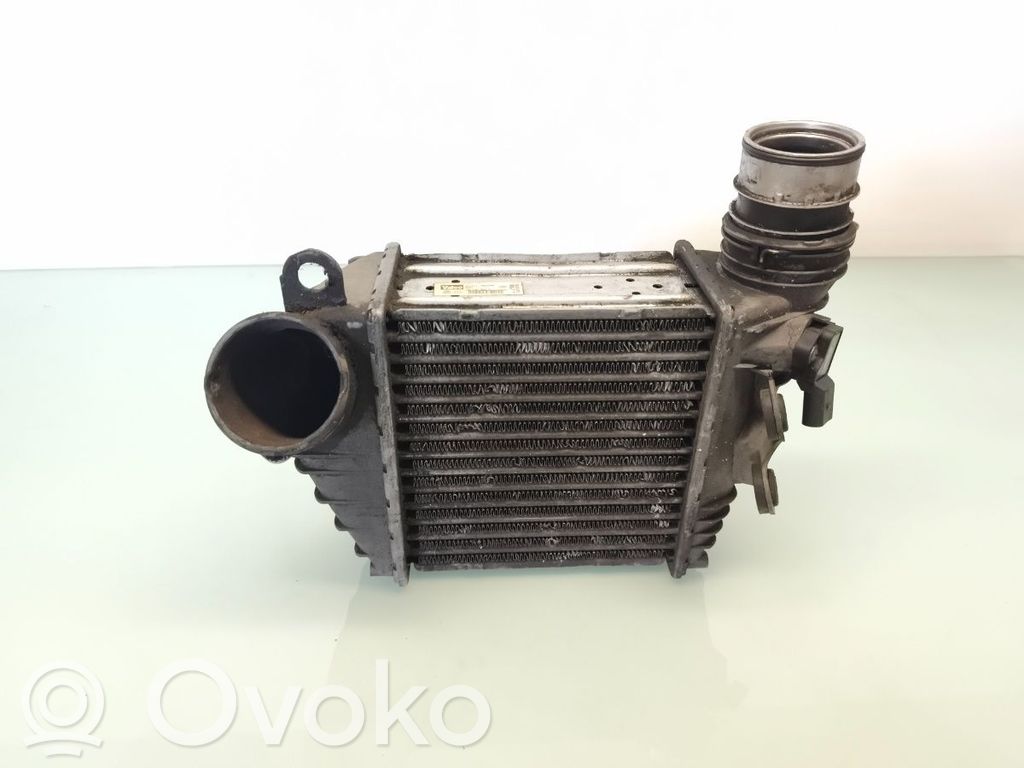 Volkswagen Golf IV Chłodnica powietrza doładowującego / Intercooler 