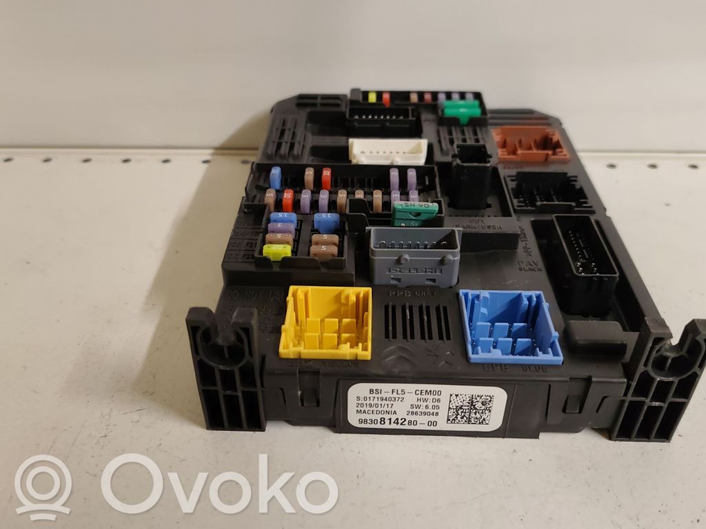 Toyota Proace Saugiklių blokas 