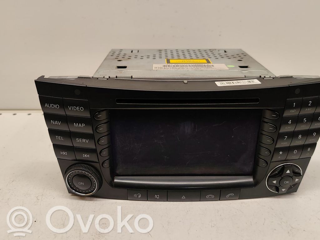 Mercedes-Benz E W211 Panel / Radioodtwarzacz CD/DVD/GPS 