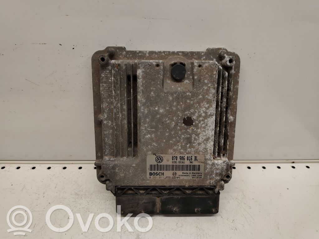 Volkswagen Touareg I Engine control unit/module 