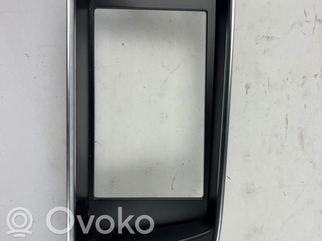 Audi Q5 SQ5 8R Radio/GPS head unit trim 