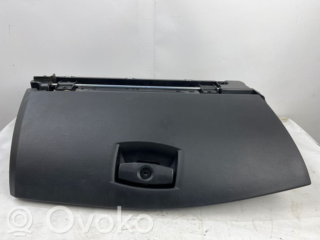 BMW 5 E60 E61 Glove box 