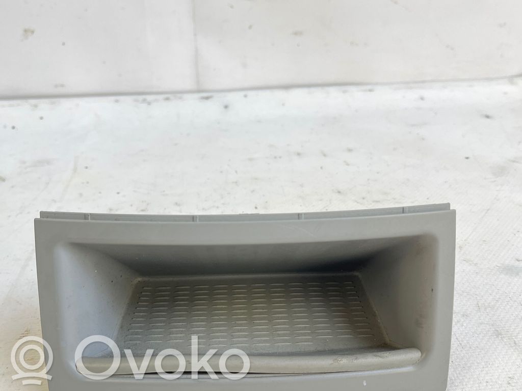 BMW 5 E60 E61 Stalčiukas 