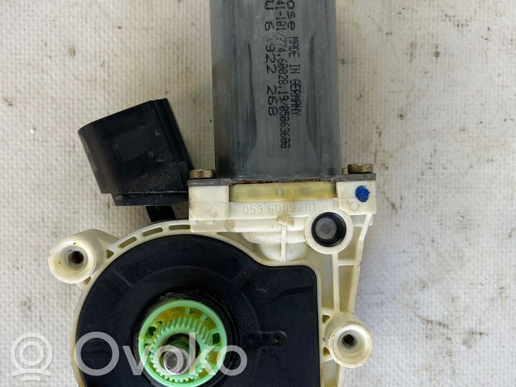 BMW 5 E60 E61 Front door window regulator with motor 