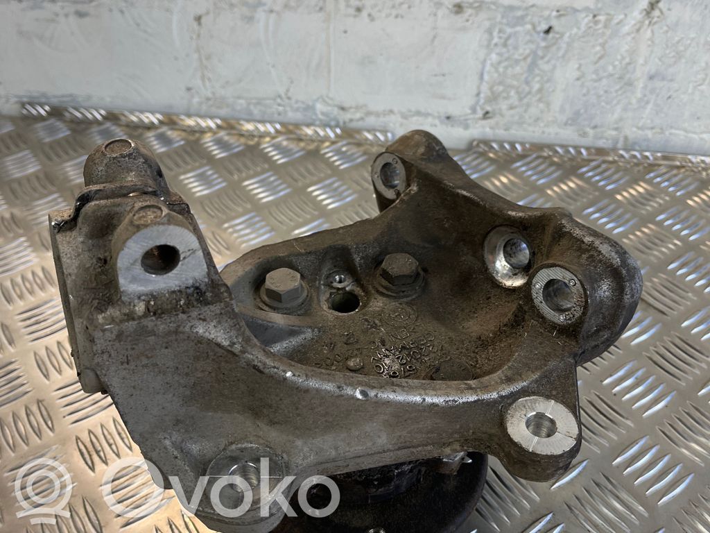 BMW 1 E81 E87 Priekšējā riteņa rumbas vārpstas šarnīrs (stupica, capfa) 