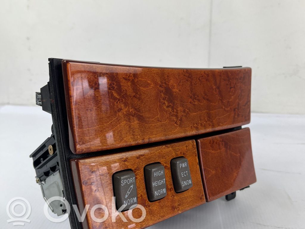 Lexus LS 430 Glove box 