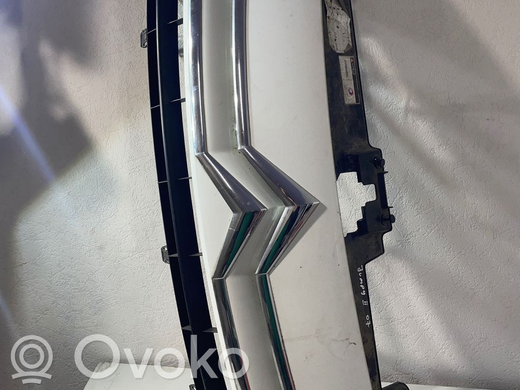 Citroen Jumpy Augšējais režģis 