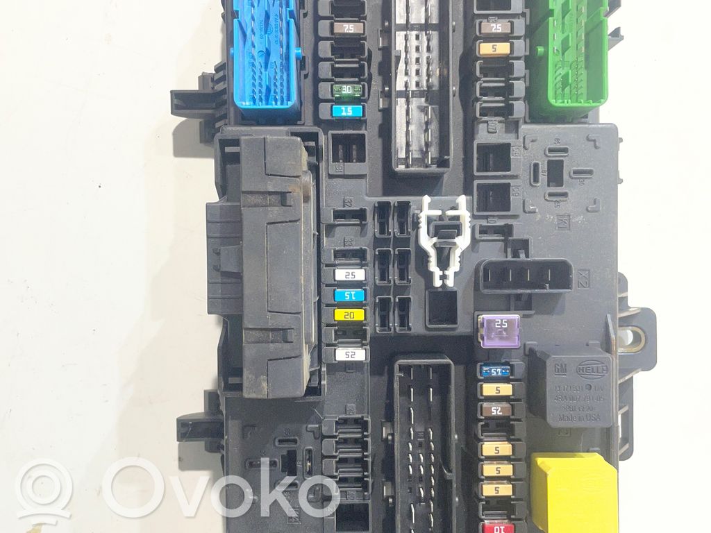Opel Astra H Ramka / Moduł bezpieczników 