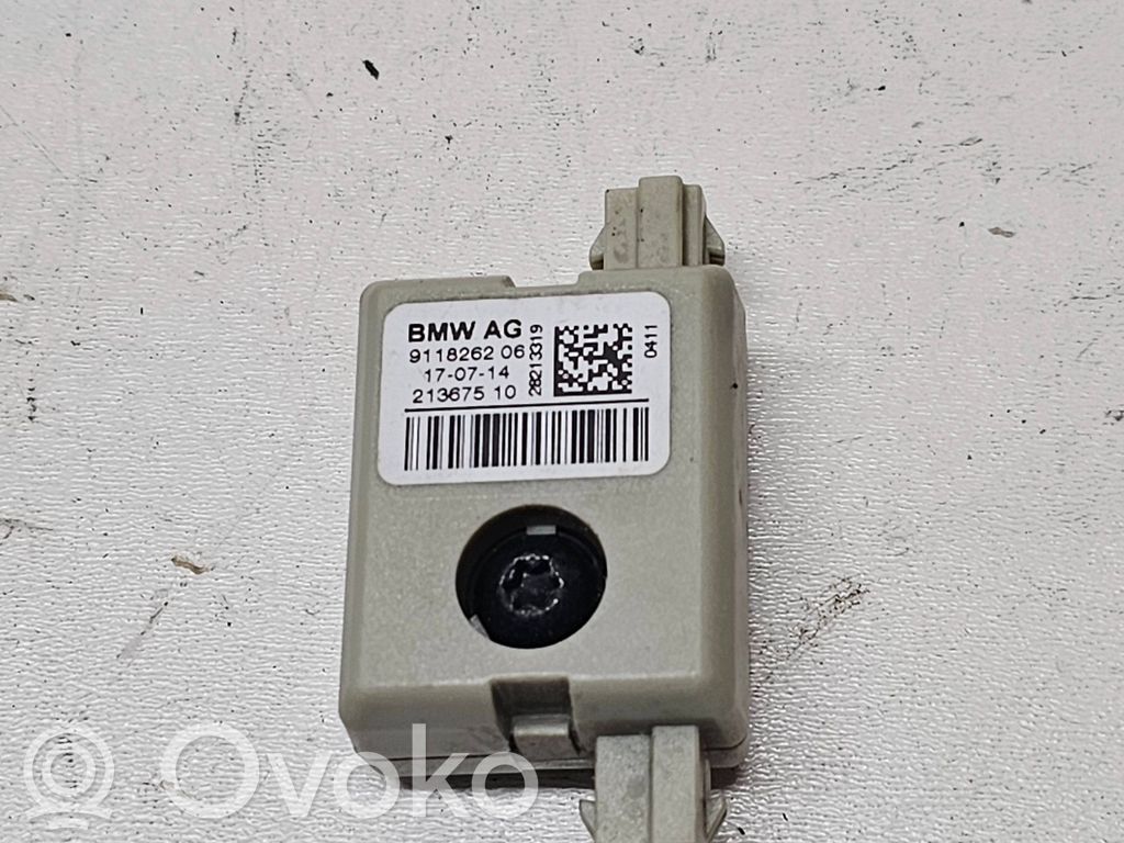 BMW 5 F10 F11 Aerial antenna amplifier 