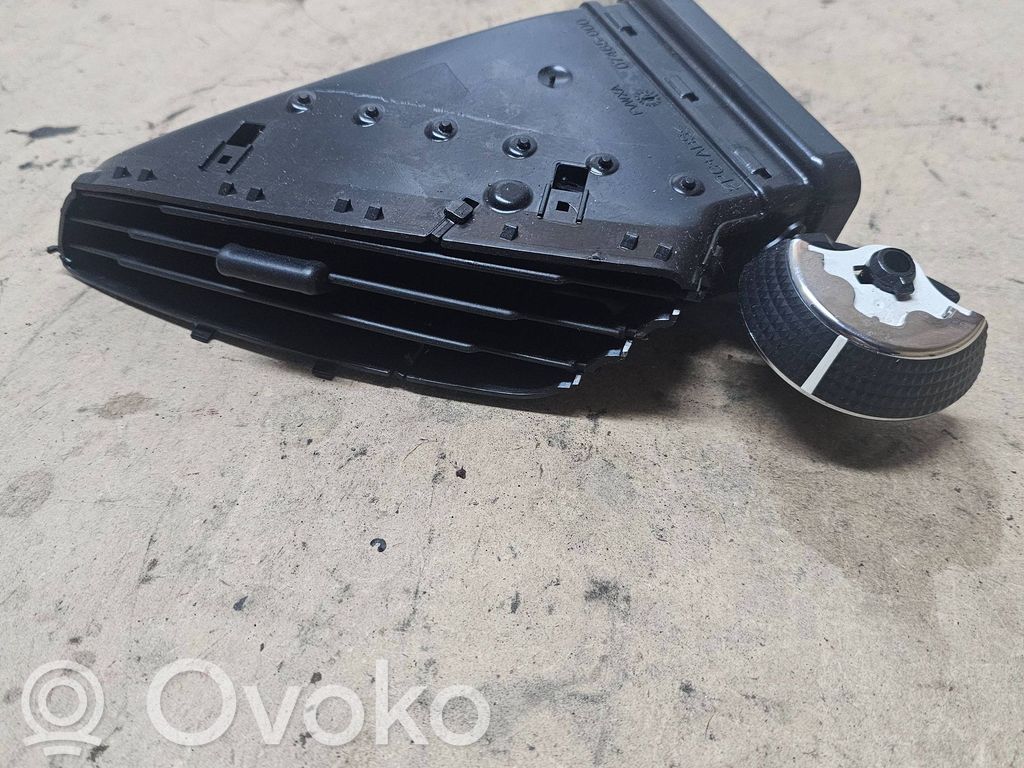Ford Grand C-MAX Dysze / Kratki środkowego nawiewu deski rozdzielczej 