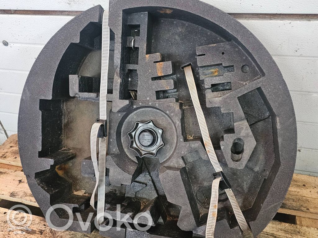 Volkswagen Golf VI Skrzynka narzędziowa 