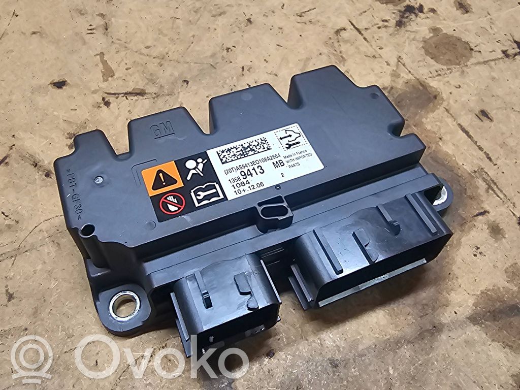 Opel Astra J Airbag control unit/module 