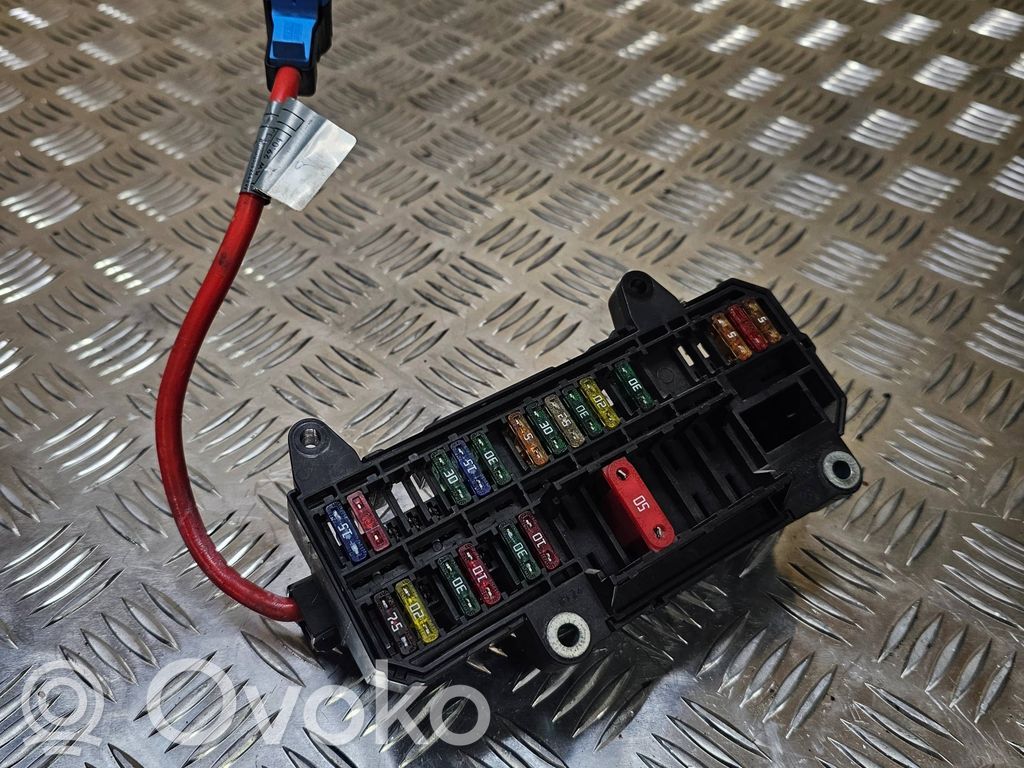 Drošinātāju bloks   6900583,106887101