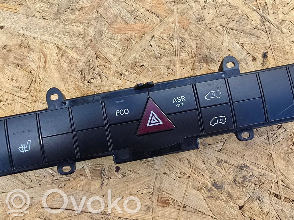 Mercedes-Benz Sprinter W906 Przycisk świateł awaryjnych 