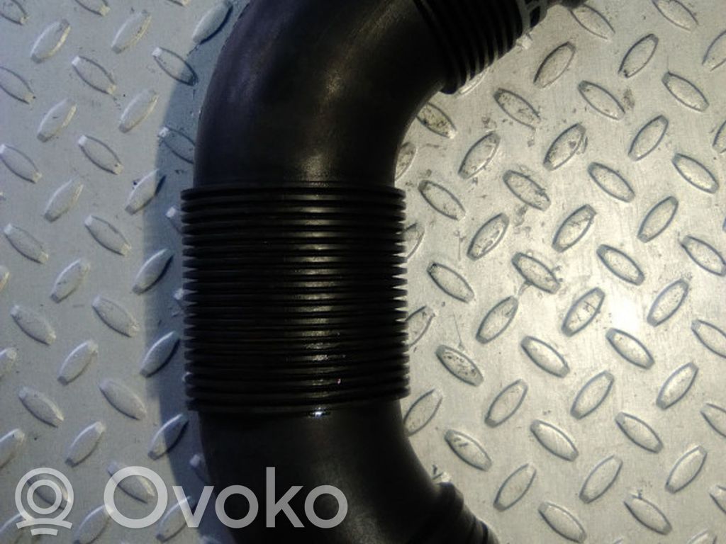 Volkswagen Jetta VI Turboahtimen ilmanoton letku 